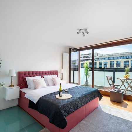Apartment With Balcony And Parking Near The Prague Museum Ngoại thất bức ảnh