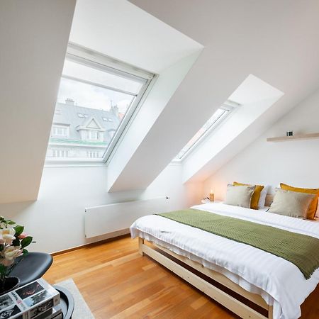 Apartment With Balcony And Parking Near The Prague Museum Ngoại thất bức ảnh