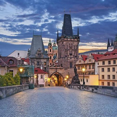 Apartment With Balcony And Parking Near The Prague Museum Ngoại thất bức ảnh
