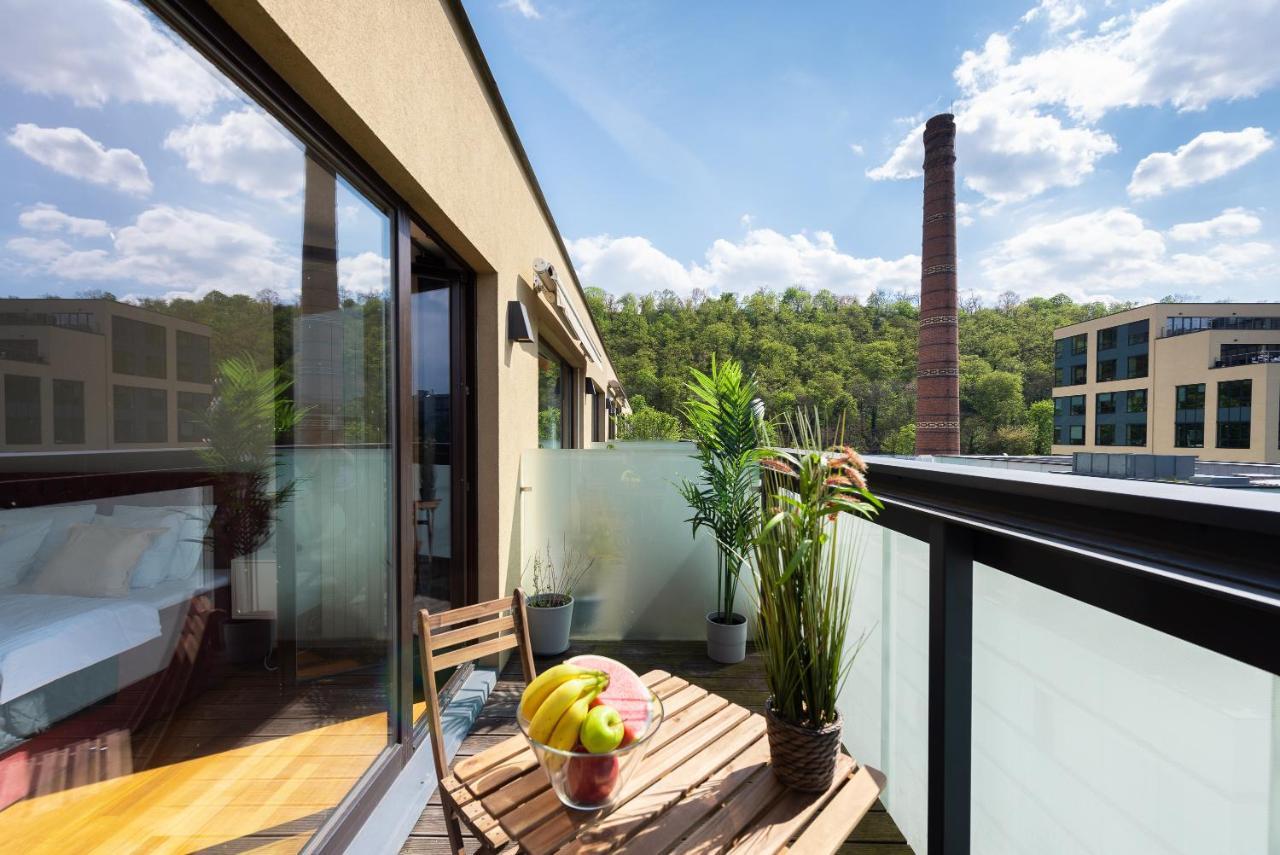 Apartment With Balcony And Parking Near The Prague Museum Ngoại thất bức ảnh