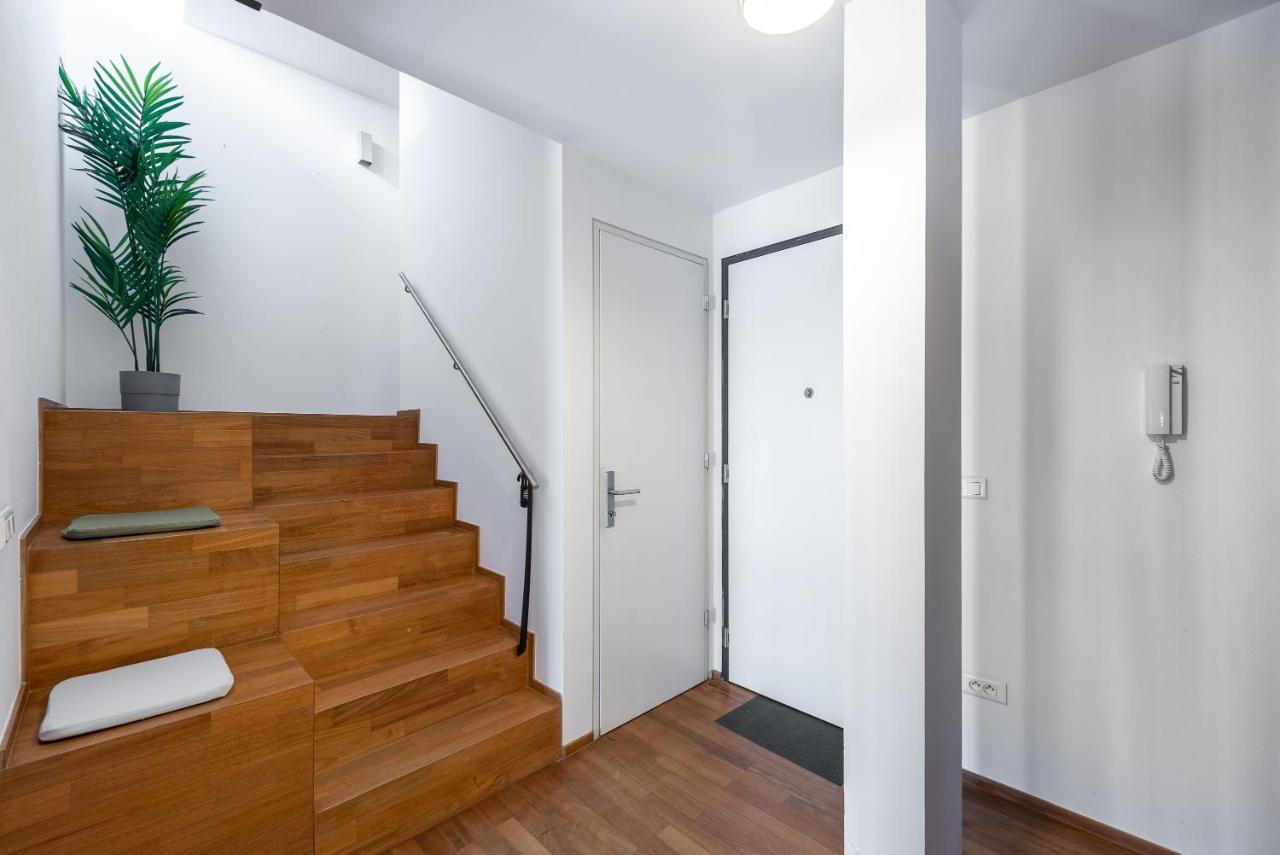 Apartment With Balcony And Parking Near The Prague Museum Ngoại thất bức ảnh
