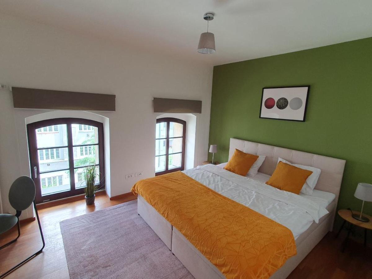 Apartment With Balcony And Parking Near The Prague Museum Ngoại thất bức ảnh